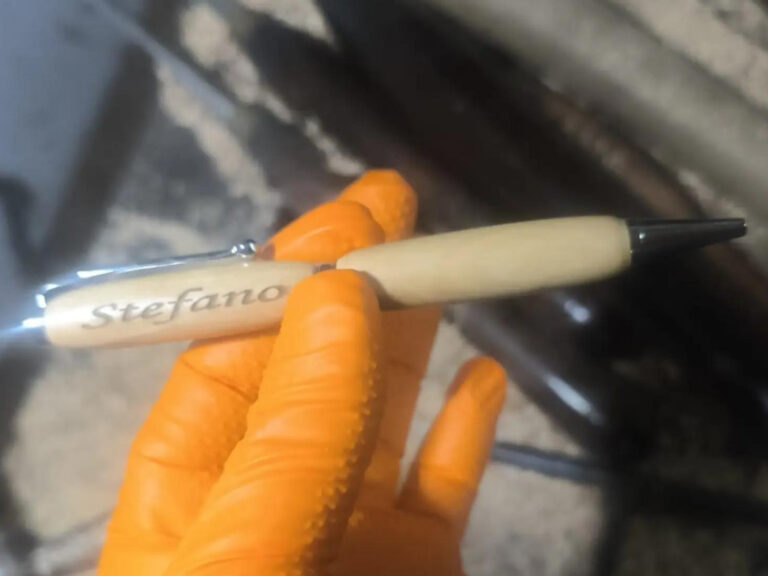 Copertina di Penna personalizzata in legno